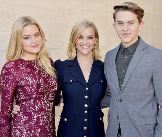 Reese-Witherspoon-y-su-hija-Ava-Phillipe-se-parecen-gemelas-hermanas-3