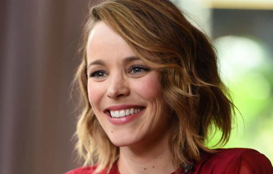 trabajos-de-celebridades-antes-de-ser-famosos-6