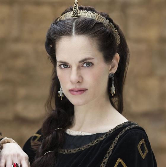 por-que-salio-Kwenthrith-de-vikingos-Amy-Bailey-4