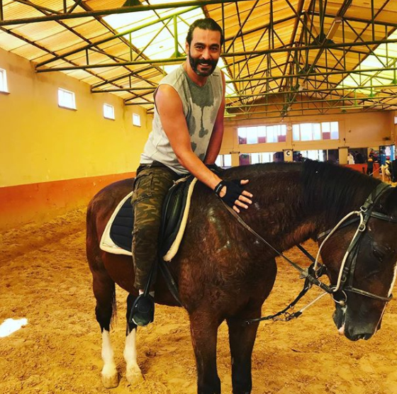 Asi-estan-los-galanes-de-Elif- teleserie-turca-10