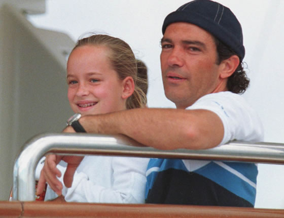 Dakota-johnson-y-antonio-banderas-relacion-unica-8