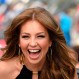 Thalía sorprendió con extravagante vestido y así reaccionaron sus fans