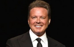 Conoce el nuevo cambio de look de Luis Miguel: Apareció sonriente y más delgado