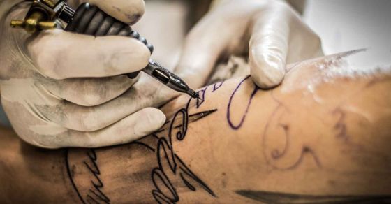 tatuando