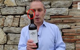 ¿Cómo abrir una botella de vino sin un sacacorchos?