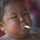 Reaparece el niño que fumaba 40 cigarrillos al día con tan sólo 2 años: Mira su cambio