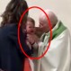 Indignación por sacerdote que abofetea a un bebé durante bautismo: Repudio por este video