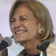 Evelyn Matthei se cayó en bicicleta y las redes reaccionaron con estos memes y videos