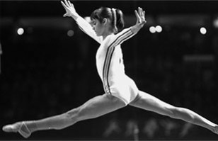 Histórica gimnasta Nadia Comaneci mostró su rutina para mantenerse en forma