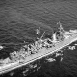 “USS Indianápolis”: El barco que entregó la bomba atómica y cuya tripulación fue devorada por tiburones