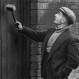 Los “knocker-up”: El extraño oficio de quienes golpeaban puertas y ventanas para levantar a la gente