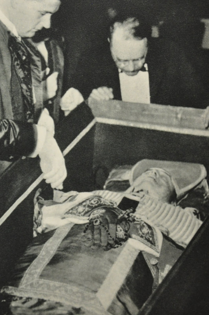 last photo of pius xii