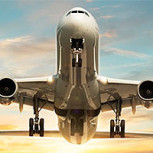 Milagro en el aire: El increíble caso del avión comercial que voló y aterrizó sin parte del techo de su fuselaje