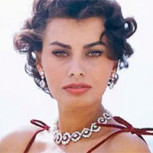 La legendaria fotografía de Sophia Loren mirando de reojo a Jayne Mansfield: ¿Envidia?