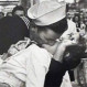 “El beso de la Victoria”: La famosa foto del marinero con una enfermera en 1945 que surgió por accidente