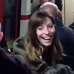 Conductora del Metro olvidó apagar micrófono y pasajeros conocieron detalles muy privados de su vida