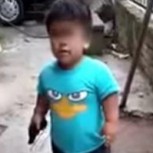 Video muestra a un niño armado aprendiendo a robar en Argentina: Insultos a su virtual víctima