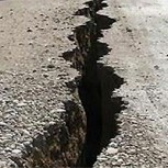 Misteriosa grieta en la tierra amenaza a una ciudad: Habitantes temen ante extendida leyenda local
