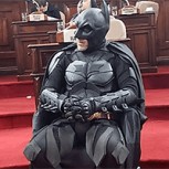 “Batman solidario” es reconocido por su labor heroica en Hospital de Niños