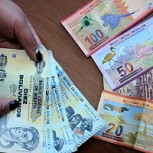 “Lamento Boliviano”: Argentinos se refugian en el peso altiplánico ante aceleración de la crisis