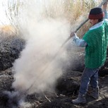 La tierra arde en Mendoza: Extraño fenómeno genera preocupación en la zona