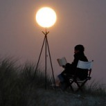 El fotógrafo Laurent Lavender juega con la luna
