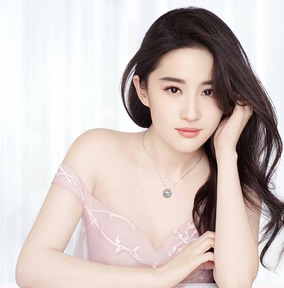 Liu Yifei, fotos e historia de la actriz china que será protagonista de Mulan en el cine Artes Liu Yifei, fotos e historia de la actriz china que será protagonista de Mulan en el cine Artes