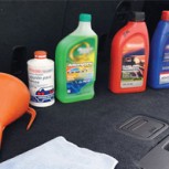 5 cosas que nunca debes hacer con los líquidos de tu auto: Riesgos que debes conocer