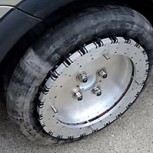 Ruedas Liddiard: Genial invento permite estacionarse como nunca había sido posible