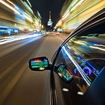 ¿Sería útil reducir la velocidad máxima de los autos en la ciudad? Un debate abierto