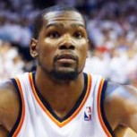 Kevin Durant sufre grave lesión y estará dos meses sin jugar