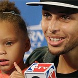 Hija de 2 años de Stephen Curry, Riley, se transforma en protagonista en la NBA