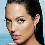 Angelina Jolie desnuda y raquítica: antigua foto sobre la verdad de la actriz