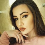 Joven experta en belleza mostró lo que le pasó tras usar uñas postizas todo el tiempo