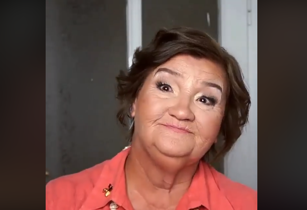 abuela transformacion con maquillaje 2