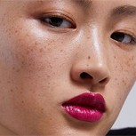 Modelo asiática genera repudio en China por mostrar un singular detalle en su rostro