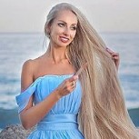 Fotos de la “Rapunzel” ucraniana: Tiene dos metros de pelo y no se lo corta hace 30 años