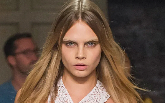 cara cejas decoloradas