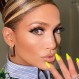 Manicuristas de celebridades marcan tendencia con impactantes diseños de uñas que lucen los famosos