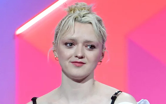 maisie williams cejas