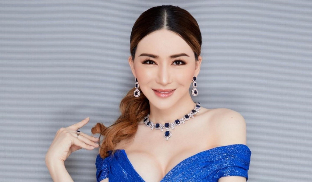 anne_jkn miss universo
