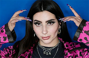 Vai Monroe: La influencer chilena que destaca en redes por sus cosplays y maquillajes