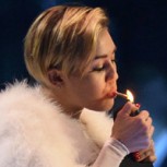 Miley Cyrus fumó marihuana en escenario: Nuevo escándalo