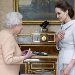 Angelina Jolie recibió título de parte de la reina Isabel por rol contra violencia sexual
