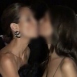 Dos famosas modelos protestaron contra los abusos sexuales besándose en concurrida fiesta
