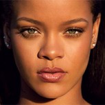 Este es el comentado look de Rihanna que le valió infinidad de críticas en las redes