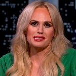 Rebel Wilson: Duras críticas a medio australiano que la habría presionado para tomarse foto con su novia