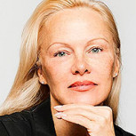 Pamela Anderson da brusco giro en aplaudida decisión que había tomado: ¿Un retroceso?
