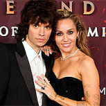 Aseguran que prometido de MIley Cyrus vivía con sus padres cuando comenzó la relación