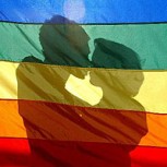Estudio revive antigua polémica: Homosexuales compartirían un “gen gay”